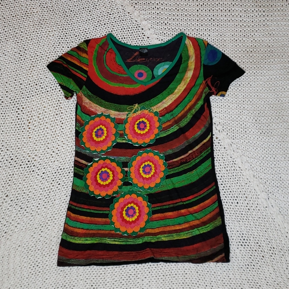 4 for $12 🧚‍♀️ Desigual Flowers Tee